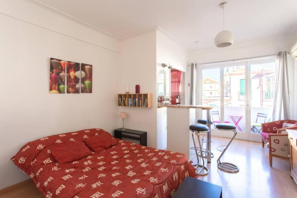 Ferienwohnung Nice Center - Bright Studio Balcony Wifi & Aircon Exterior foto