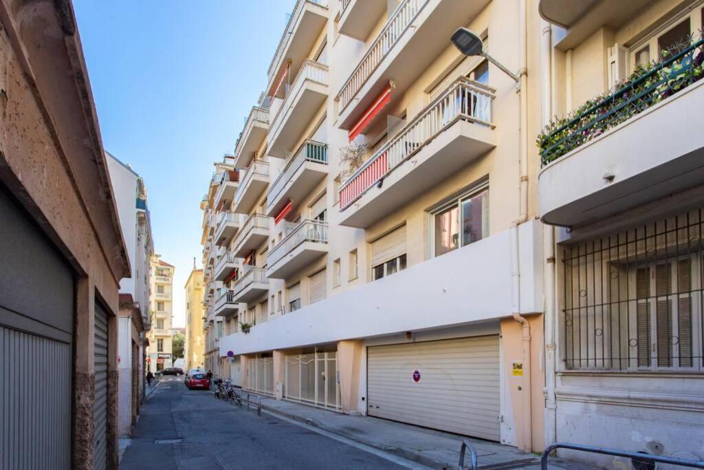 Ferienwohnung Nice Center - Bright Studio Balcony Wifi & Aircon Exterior foto
