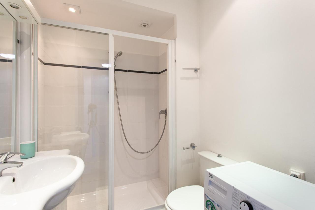 Ferienwohnung Nice Center - Bright Studio Balcony Wifi & Aircon Exterior foto